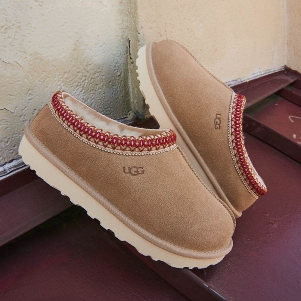 UGG Women's Tasman in Sand NIB
